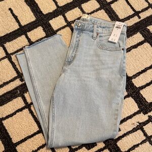 NWT Abercrombie & Fitch Mom High Rise Jeans Sz 29